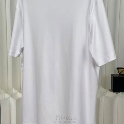 市场上装-T恤-欧货T恤