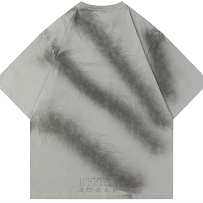 市场上装-T恤-电商T恤