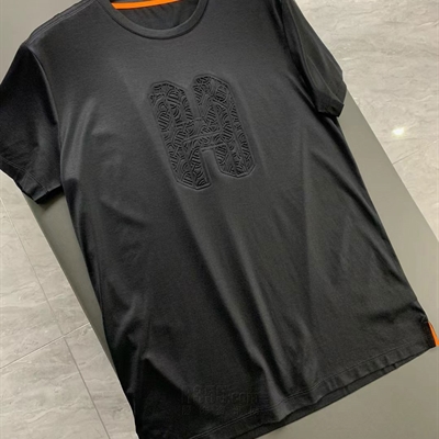 市场上装-T恤-欧货T恤