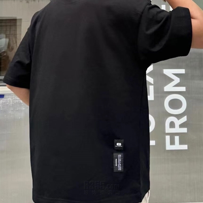 市场上装-T恤-欧货T恤