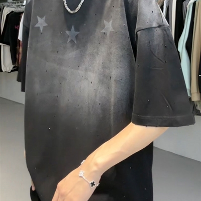 市场上装-T恤-电商T恤