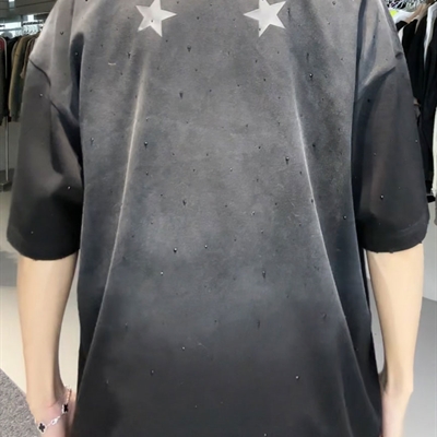 市场上装-T恤-电商T恤