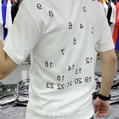 市场上装-T恤-欧货T恤