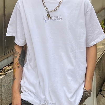 市场上装-T恤-电商T恤