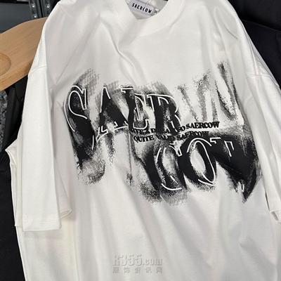 市场上装-T恤-电商T恤