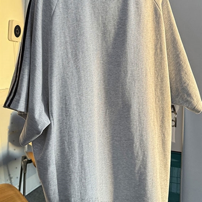 市场上装-T恤-电商T恤