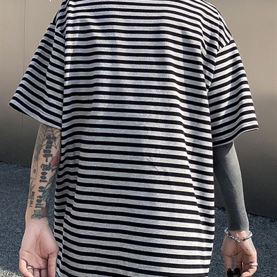 市场上装-T恤-电商T恤