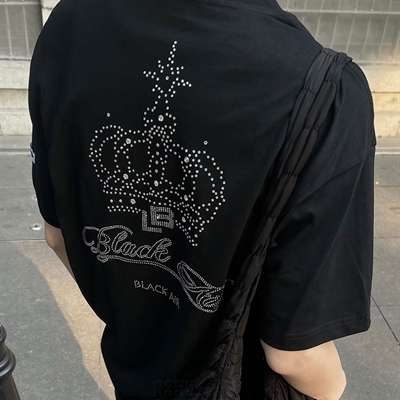 市场上装-T恤-电商T恤