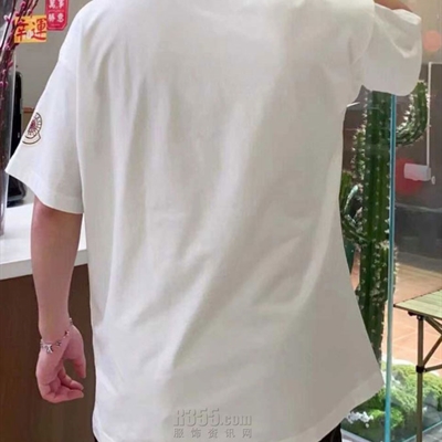 市场上装-T恤-欧货T恤