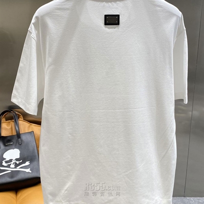 市场上装-T恤-欧货T恤