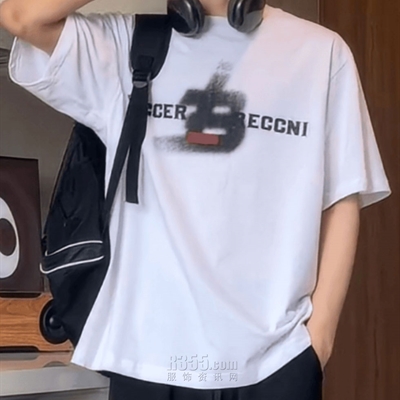 市场上装-T恤-电商T恤