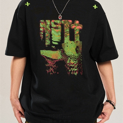 市场上装-T恤-电商T恤