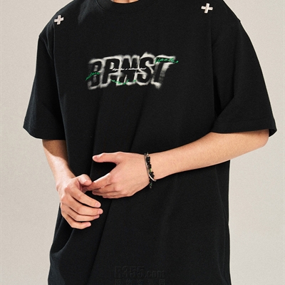 市场上装-T恤-电商T恤