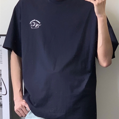 市场上装-T恤-电商T恤