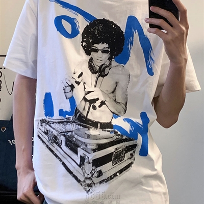 市场上装-T恤-电商T恤