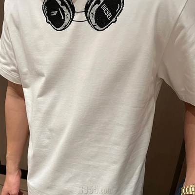 市场上装-T恤-欧货T恤
