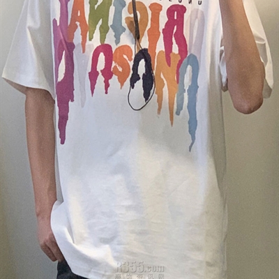 市场上装-T恤-电商T恤