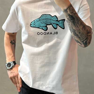 市场上装-T恤-欧货T恤