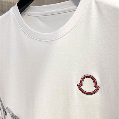 市场上装-T恤-欧货T恤