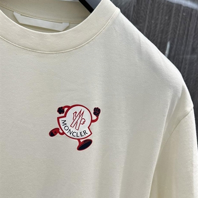 市场上装-T恤-欧货T恤