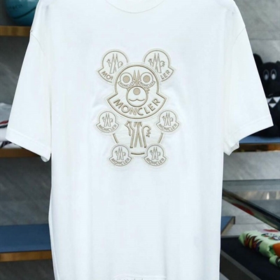 市场上装-T恤-欧货T恤