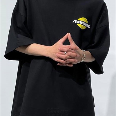 市场上装-T恤-电商T恤