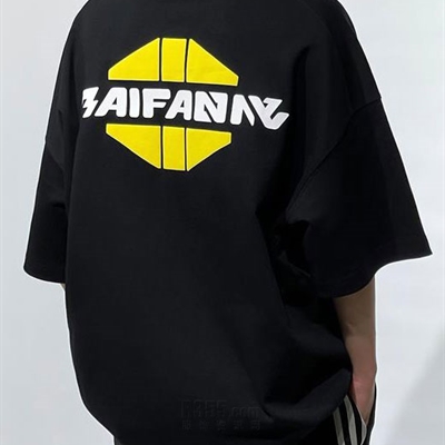 市场上装-T恤-电商T恤