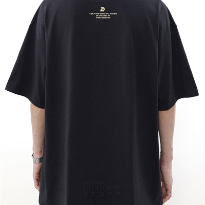 市场上装-T恤-电商T恤