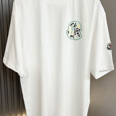 市场上装-T恤-欧货T恤