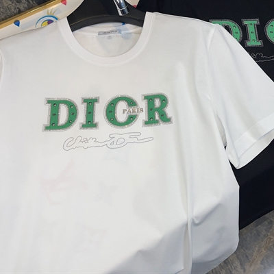 市场上装-T恤-欧货T恤