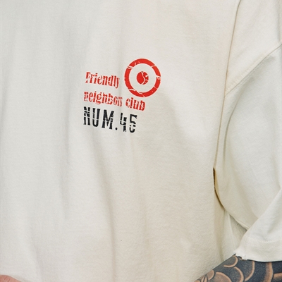 市场上装-T恤-电商T恤