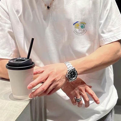 市场上装-T恤-欧货T恤