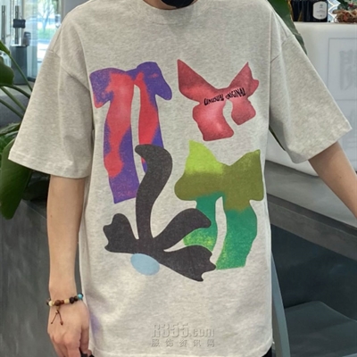 市场上装-T恤-电商T恤