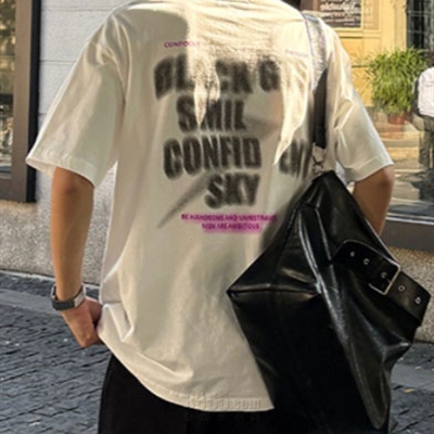 市场上装-T恤-电商T恤