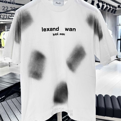 市场上装-T恤-欧货T恤