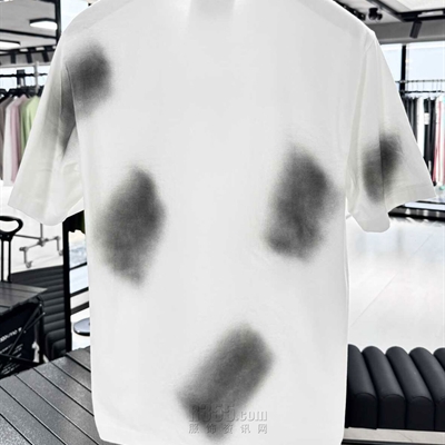 市场上装-T恤-欧货T恤