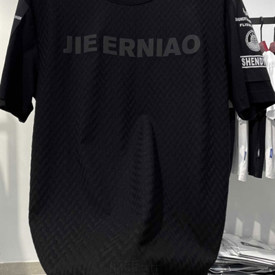 市场上装-T恤-欧货T恤