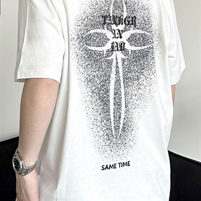 市场上装-T恤-欧货T恤