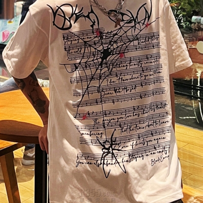 市场上装-T恤-电商T恤