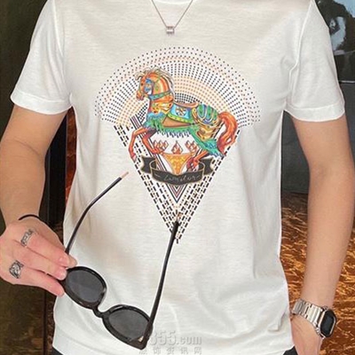 市场上装-T恤-欧货T恤