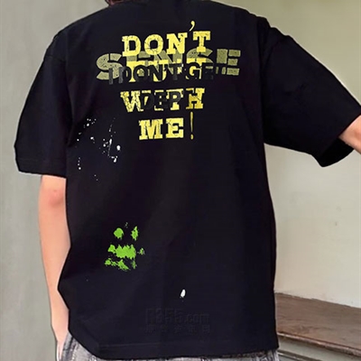 市场上装-T恤-电商T恤