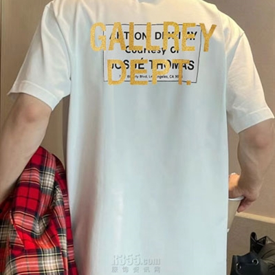 市场上装-T恤-电商T恤