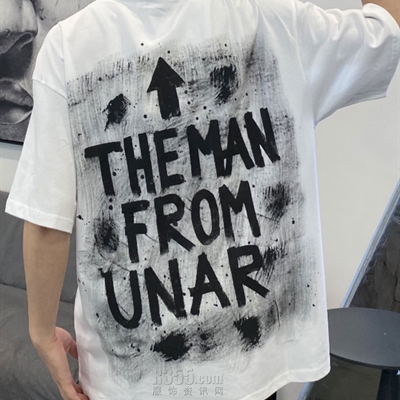 市场上装-T恤-电商T恤