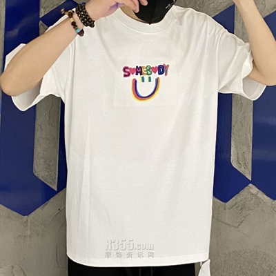 市场上装-T恤-电商T恤