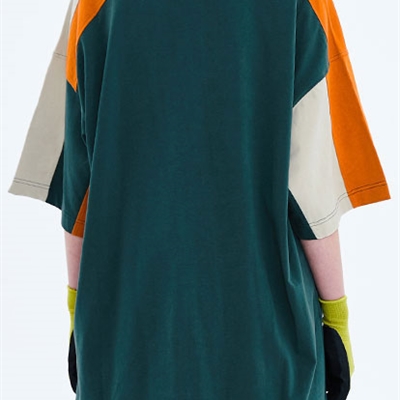 市场上装-T恤-电商T恤