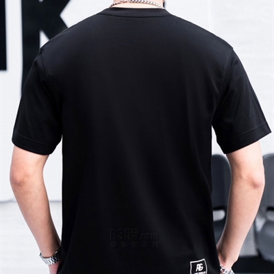 市场上装-T恤-欧货T恤