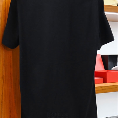 市场上装-T恤-欧货T恤