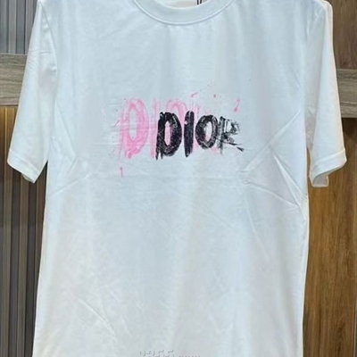 市场上装-T恤-欧货T恤