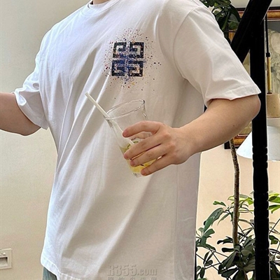 市场上装-T恤-欧货T恤