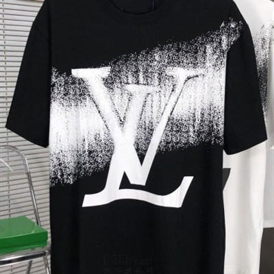 市场上装-T恤-欧货T恤